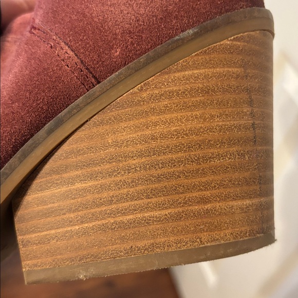 Red suede boot - Picture 5 of 7